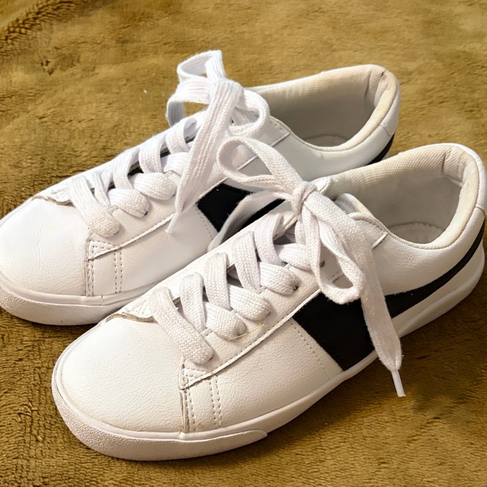 Rachel Zoe black & white leather sneaker shoes - size 7.5